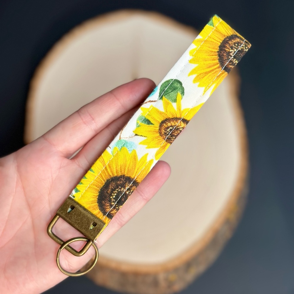Sunflower wristlet strap key fob keychain key holder
